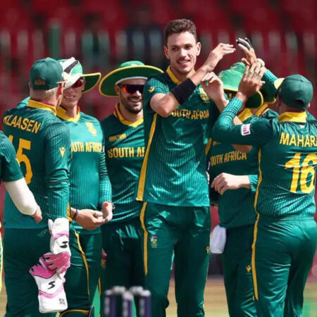 South Africa Clinches Semifinals Berth with Victory Over England