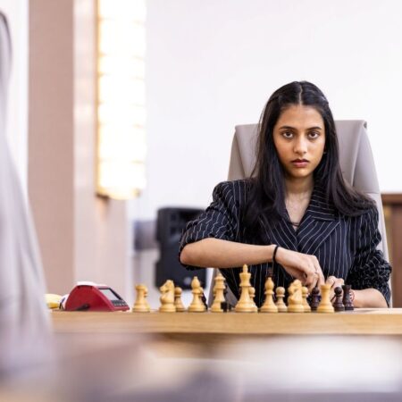 बियल शतरंज महोत्सव में रोमांचक मोड़: फेडोसेव और सालेम शीर्ष पर, भारतीय उम्मीद अरविंद की दमदार दावेदारी!