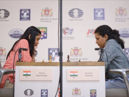 FIDE महिला विश्व कप: हम्पी और दिव्या के बीच पहला निर्णायक युद्ध बराबरी पर, भारत की निगाहें अगले मुकाबले पर