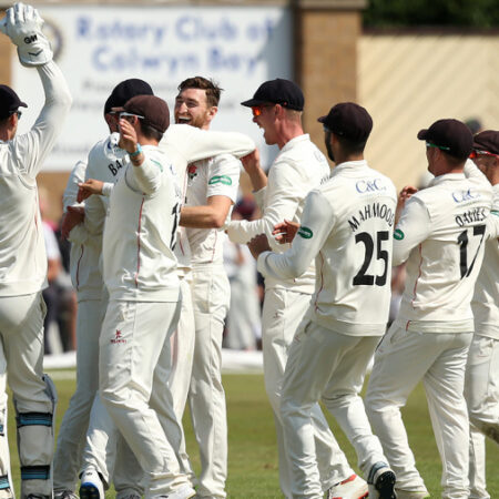 टॉम बेली के पांच विकेट हॉल ने लंकाशायर को दिलाई धमाकेदार शुरुआत: काउंटी चैंपियनशिप में ग्लैमरगन पस्त