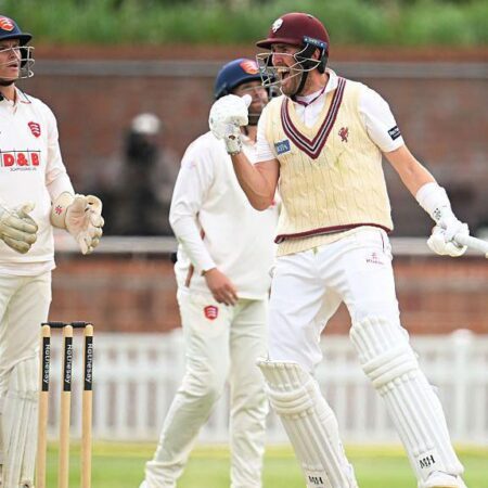 काउंटी चैम्पियनशिप: जेमी पोर्टर के जलवे से समरसेट ढेर, एसेक्स जीत के करीब