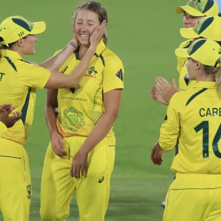 महिला वनडे विश्व कप 2025: सोफी मोलिनक्स की वापसी से ऑस्ट्रेलिया में बढ़ी चयन की सरगर्मी