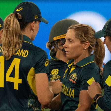 निर्वासित अफगान महिला क्रिकेटरों की अदम्य भावना: भारत में मिला विश्व कप का अनुभव और उम्मीद की नई किरण