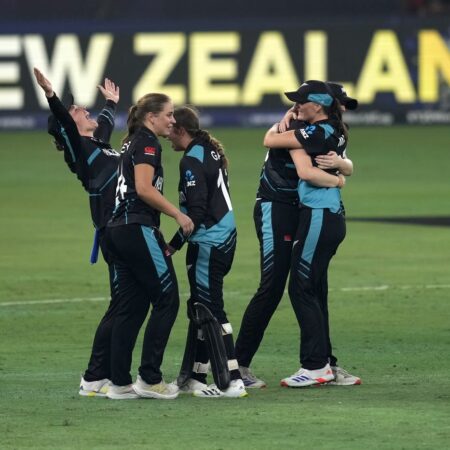 महिला विश्व कप: न्यूजीलैंड को बड़ा झटका, डेवोनशायर बाहर, हाना रोवे की हुई एंट्री