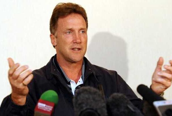 क्रिकेट के मैदान पर ‘फोन कॉल’ का राज: क्रिस ब्रॉड के खुलासे, BCCI और गांगुली पर गंभीर आरोप